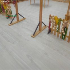 Sàn vinyl hèm khóa SPC INNOliving 4mm IN117 2 san nhua spc van go 4mm hem khoa spc innoliving in117 1