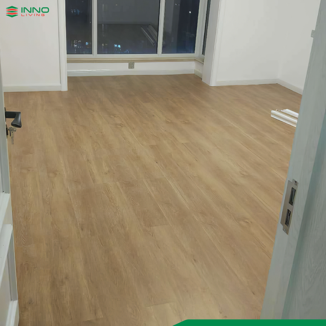 Sàn vinyl hèm khóa SPC INNOliving với kết cấu đẹp và sang trọng Sàn vinyl hèm khóa SPC INNOliving với kết cấu đẹp và sang trọng