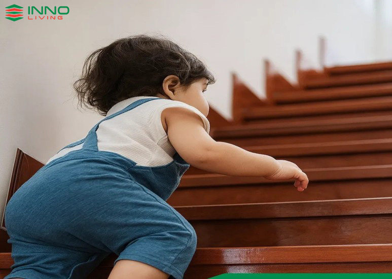 Cầu thang gỗ nhựa Inno Living