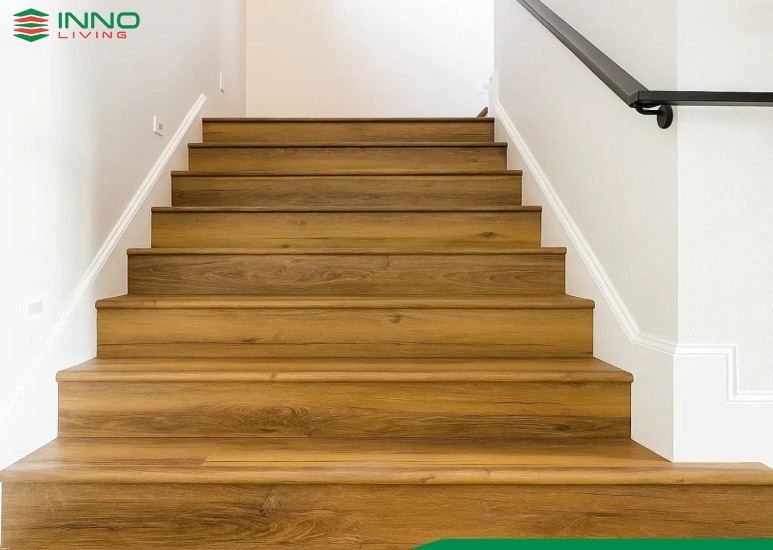 Cầu thang gỗ nhựa Inno Living