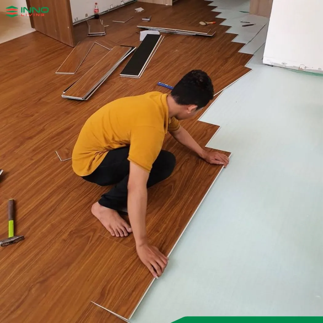 Hèm khoá thông minh giúp lắp đặt sàn vinyl spc dễ dàng