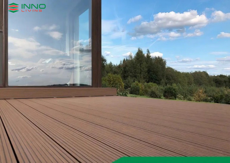 Sàn Gỗ Nhựa Ngoài Trời Có Bị Bạc Màu Không? 3 Sàn gỗ nhựa ngoài trời
