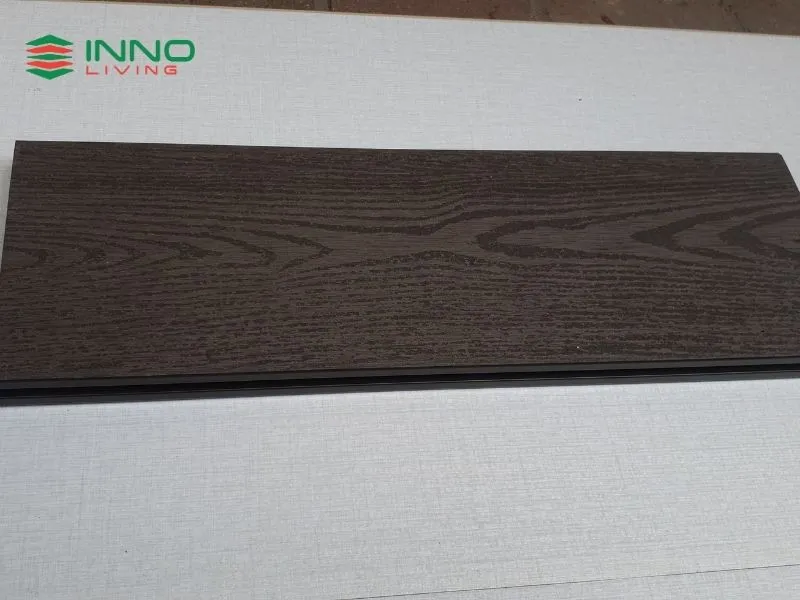 Gỗ Nhựa Ngoài Trời – Giải Pháp Vật Liệu Bền Vững, Thẩm Mỹ Cho Không Gian Sống Hiện Đại 5 So sánh gỗ nhựa ngoài trời và gỗ tự nhiên ngoài trời