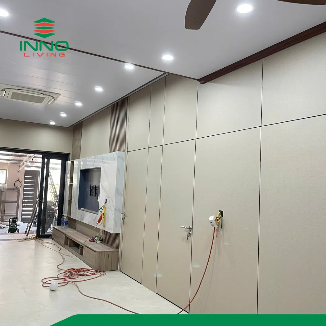 Tấm Nhựa Ốp Tường Bếp Cho Không Gian Nấu Nướng 3 So sánh tấm nhựa ốp tường bếp với các vật liệu khác