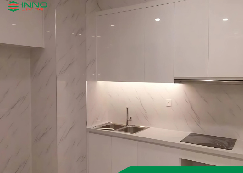 Tấm nhựa ốp tường bếp