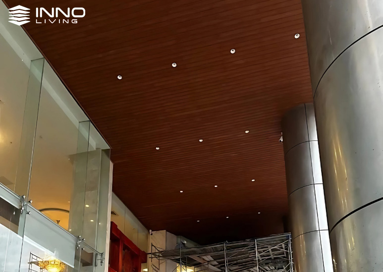 5 Ưu Điểm Vượt Trội Của Trần Gỗ Nhựa Ngoài Trời Tại INNOliving 1 Trần gỗ nhựa ngoài trời