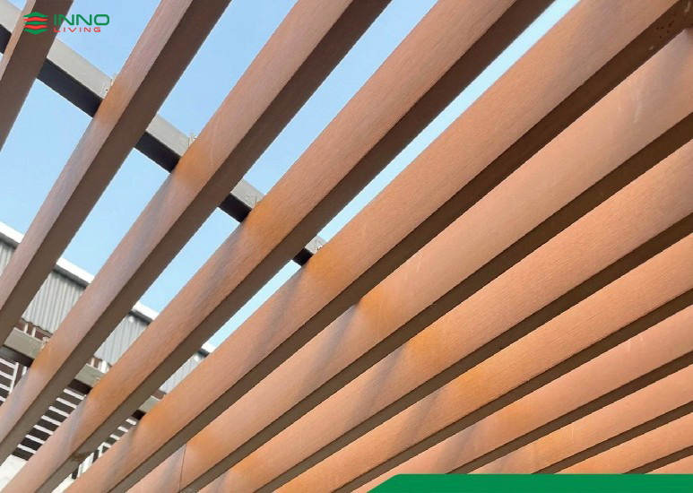 Thanh lam - Cột ngoài trời