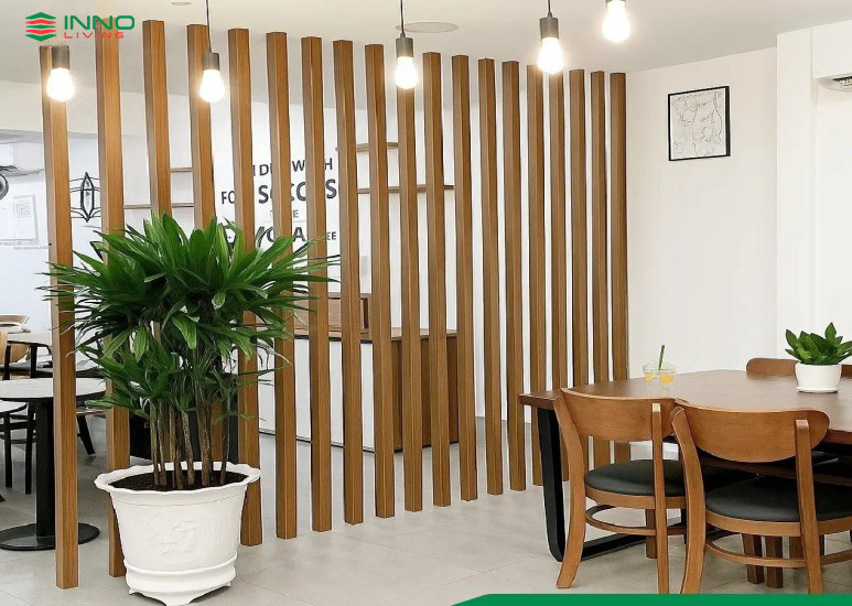 Thanh lam – Cột gỗ nhựa trong nhà 